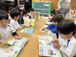 画像:11月19日(水)　2歳児クラスの様子♪