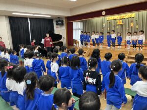 画像:11月25日(火)お誕生会の様子♪