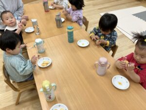 画像:2月6日(金)1，2歳児クラスの様子☆