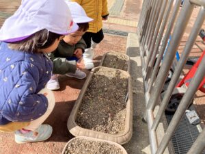 画像:2月3日(火)☆0・1歳児クラスの様子☆