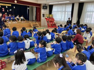 画像:2月24日(火)２月生まれお誕生会の様子☆